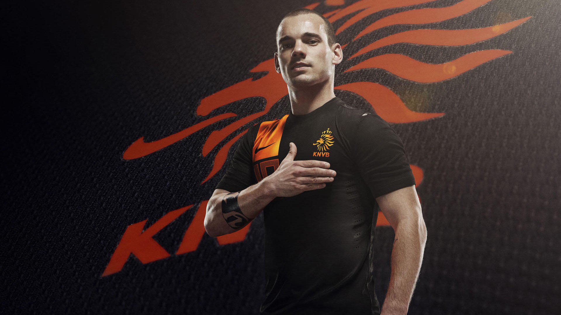 国足体能训练体系日益完善，记者_国足体能状况不太理想